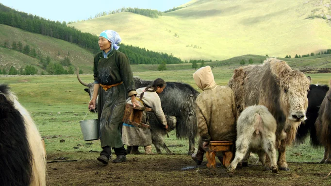 Mongolian nomads, Mongolia Travel Guide